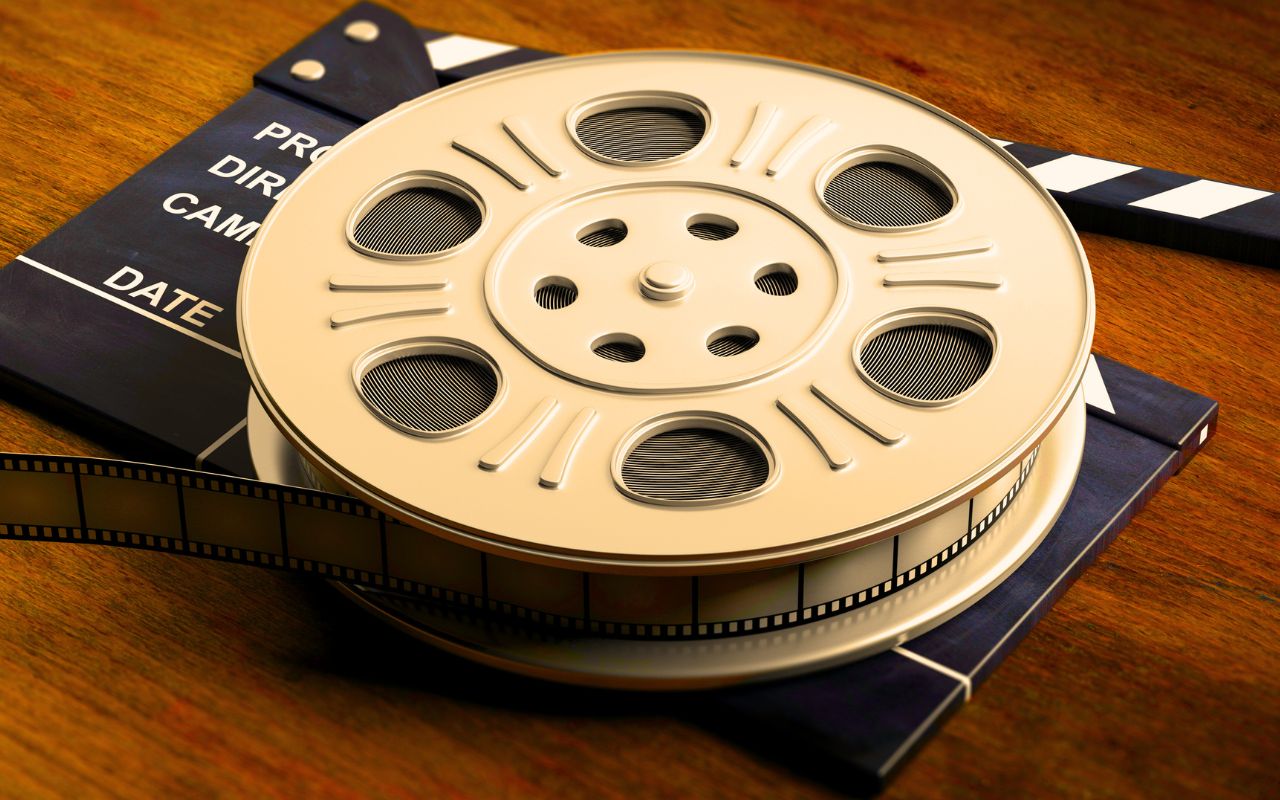 Découvrez ou redécouvrez la vie de cette actrice américaine légendaire, oscarisée à quatre reprises